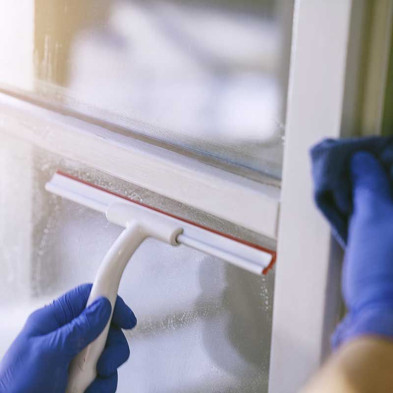 Fenster- und Glasreinigung nach Bauschluss zur Übergabe